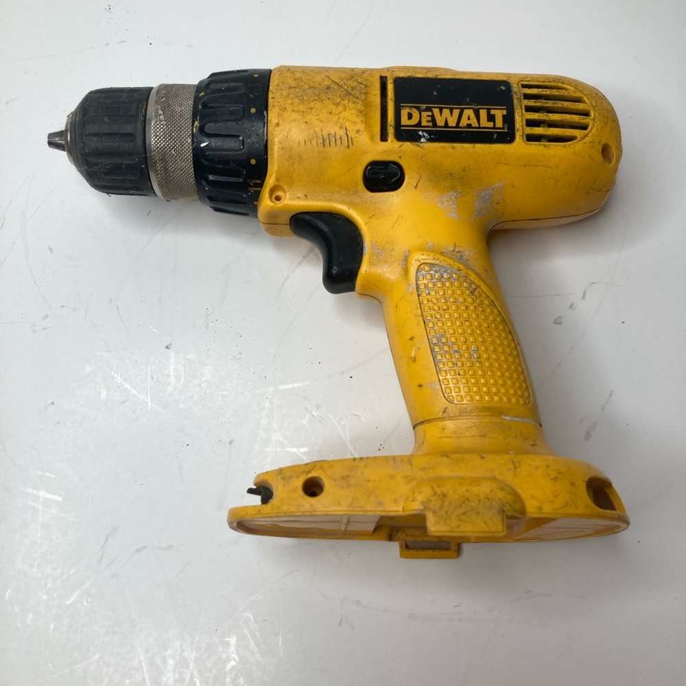 DeWalt DW929 3/8" (10mm) VSR Cordless 18V Drill/Driver NO BATTERY Tested